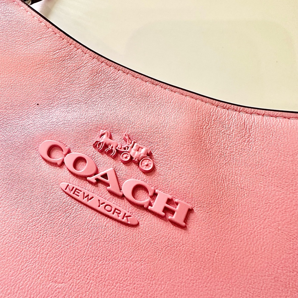 Pink Coach bag, coach shoulder bag,  mini pink bag, wristlet, babypink, Barbie - Picture 4 of 14